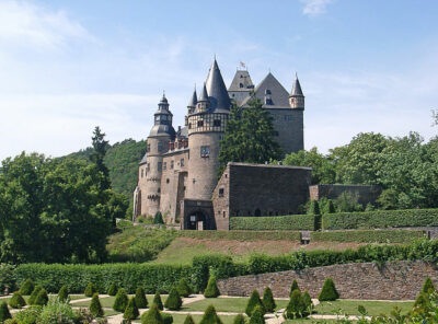 St. Johann: Schloss Bürresheim