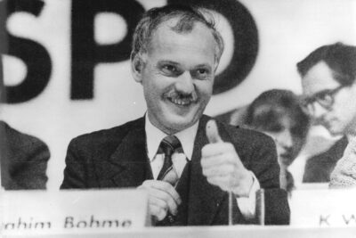 02.04.1990: Ibrahim Böhme tritt zurück.