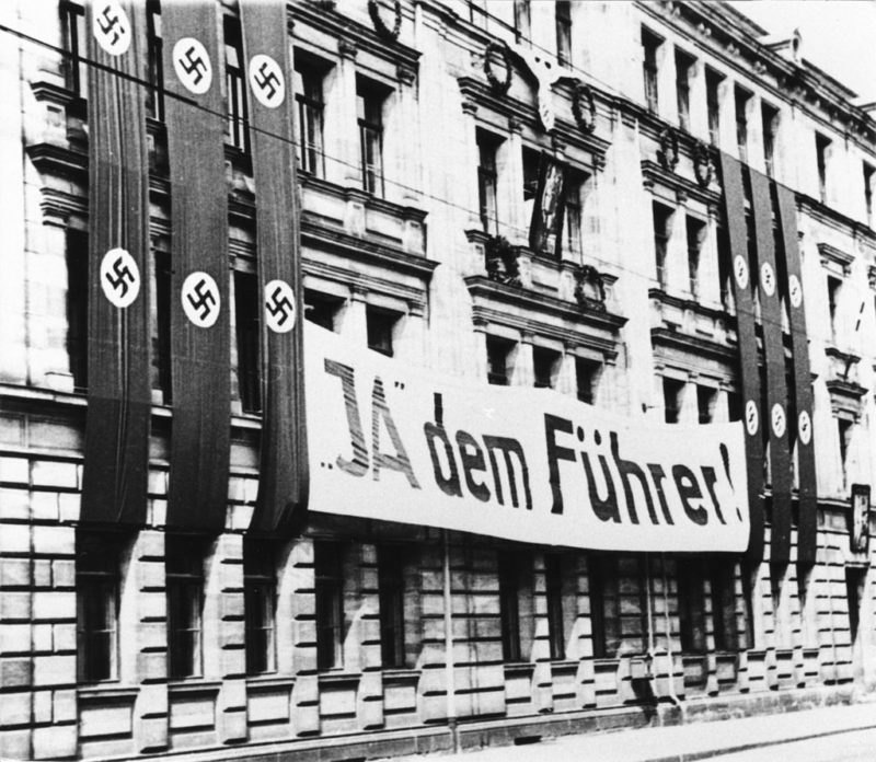 02.08.1934: Adolf Hitler wird nun auch “Führer” des Deutschen Reichs.