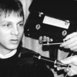 17.02.1990: Lambsdorff f&uuml;r Umtauschsatz von 1:1, erster DDR-Profifu&szlig;baller geht in Bundesliga.