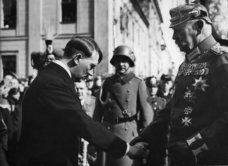 "Hitler - Die ersten 100 Tage"