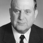 22.11.1989: Machenschaften von Schalck-Golodkowski werden bekannt, SED bietet "Runden Tisch" an.