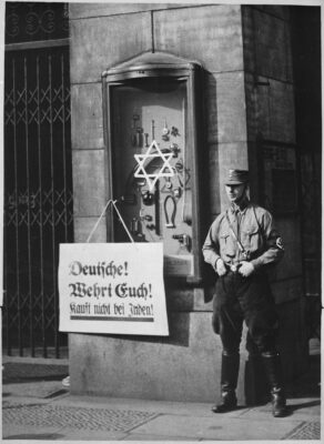 28.03.1933: NSDAP bereitet Judenboykott vor.