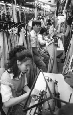 Vietnamesische Näherinnen in der DDR