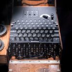 Wehrmachts-Chiffriermaschine Enigma erzielt Sensationspreis
