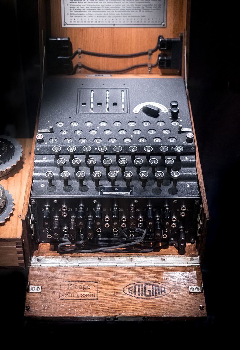 Wehrmachts-Chiffriermaschine Enigma erzielt Sensationspreis