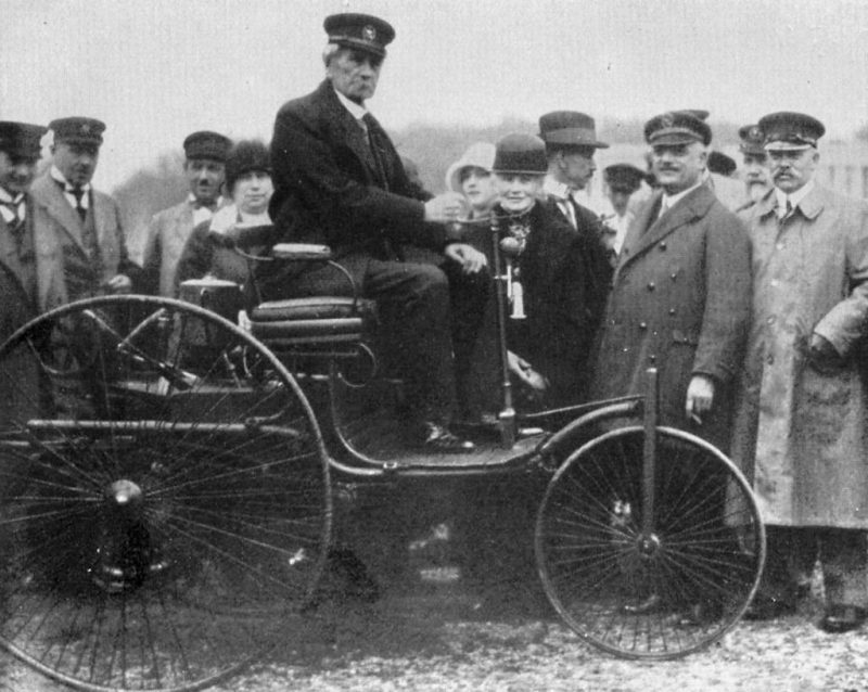 Carl Benz Erfinder Verbrennungsmotor Carl Benz und Gottfried Daimler Mercedes-Benz Geschichte Auto Carl Benz Carl Benz Erfinder des Verbrennungsmotors