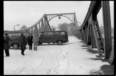 Die Glienicker Brücke, Agentenaustausch im Kalten Krieg